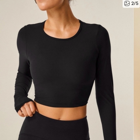 Beyond Yoga Back Cutout Cropped Long Sleeve - Picture 2 of 5